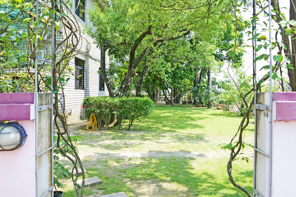 Kaohsiung Meinong Rabbit Paul Homestay B&B Mei-nung Exterior photo