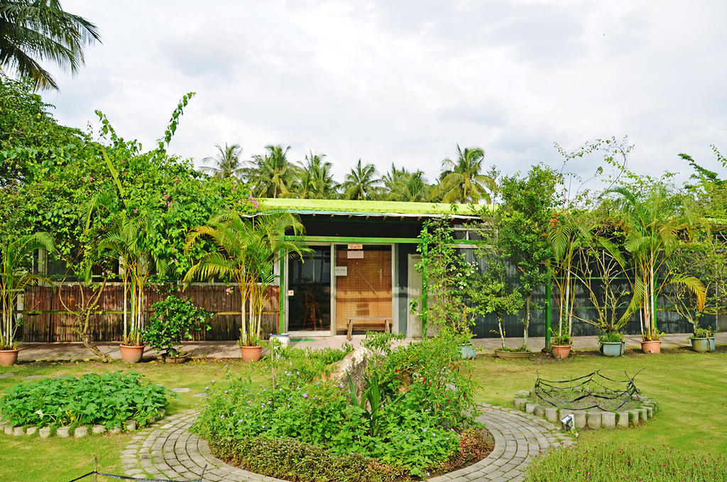 Kaohsiung Meinong Rabbit Paul Homestay B&B Mei-nung Exterior photo