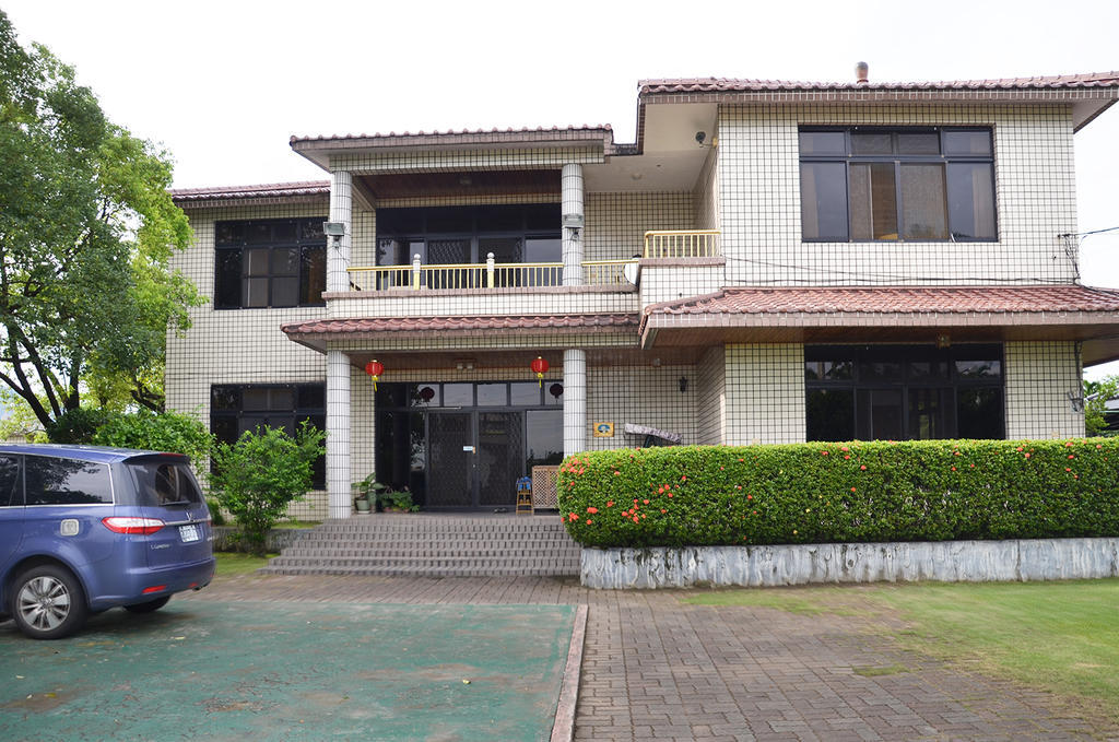 Kaohsiung Meinong Rabbit Paul Homestay B&B Mei-nung Exterior photo